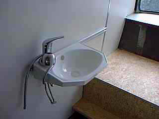 Die Bus Ausbauseite 01 der Familie Bauer